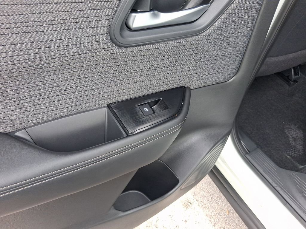 Certified 2023 Nissan Rogue SV image 10