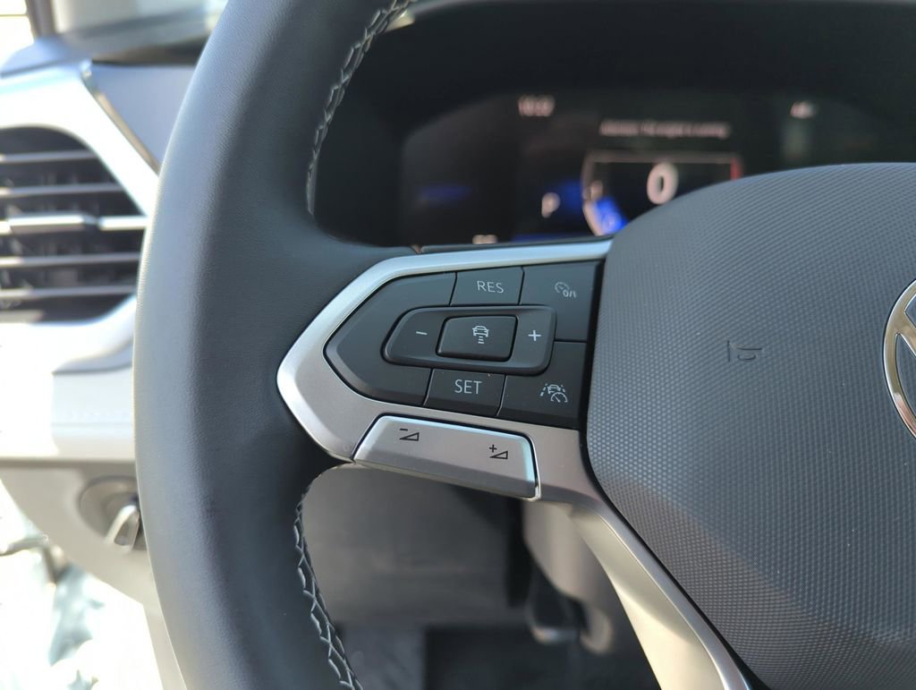 New 2026 Volkswagen Taos SE image 41