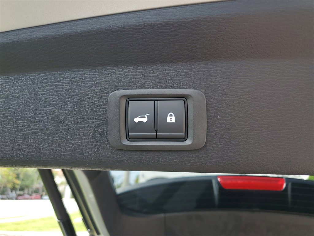 New 2025 Mitsubishi Outlander SE image 11