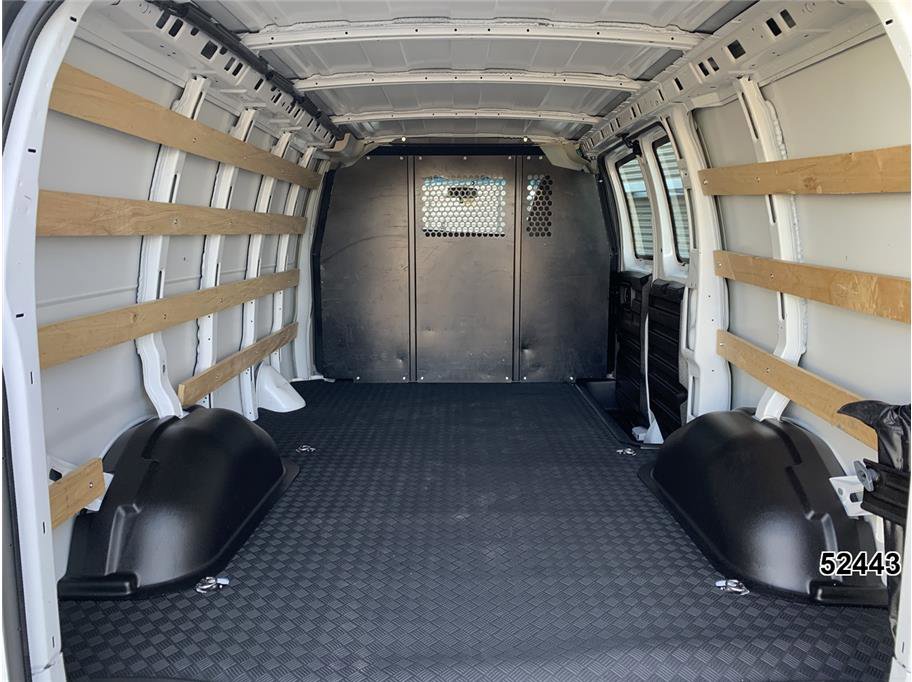 Used 2024 GMC Savana 2500 w/ Driver Convenience Package image 9