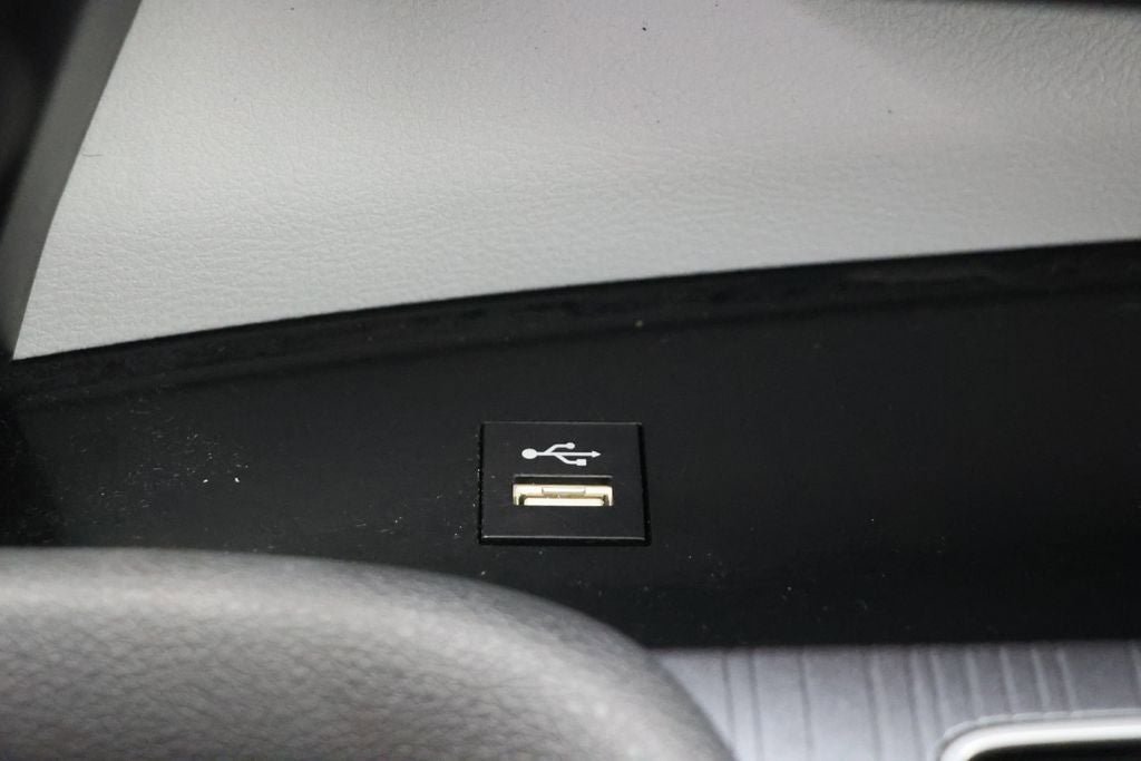 Used 2025 Toyota Sienna XLE FWD image 26