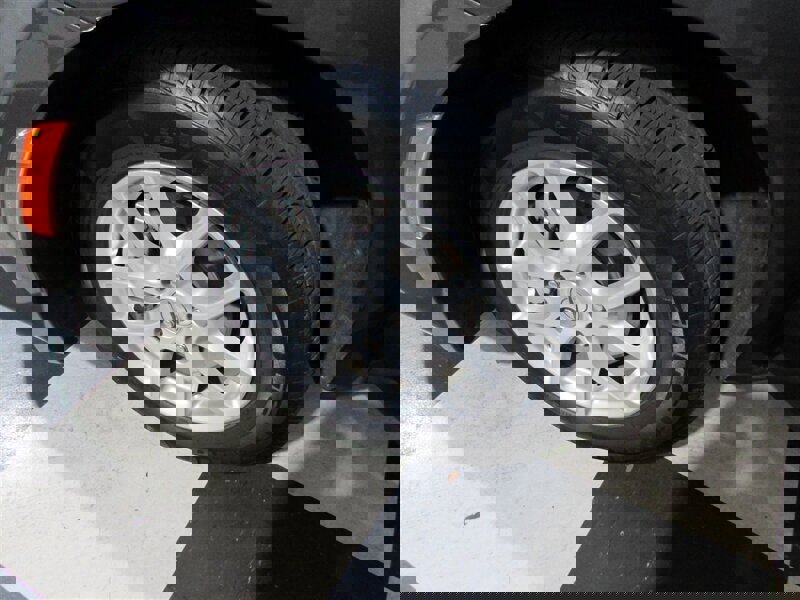 Used 2021 Chrysler Voyager Lxi image 34