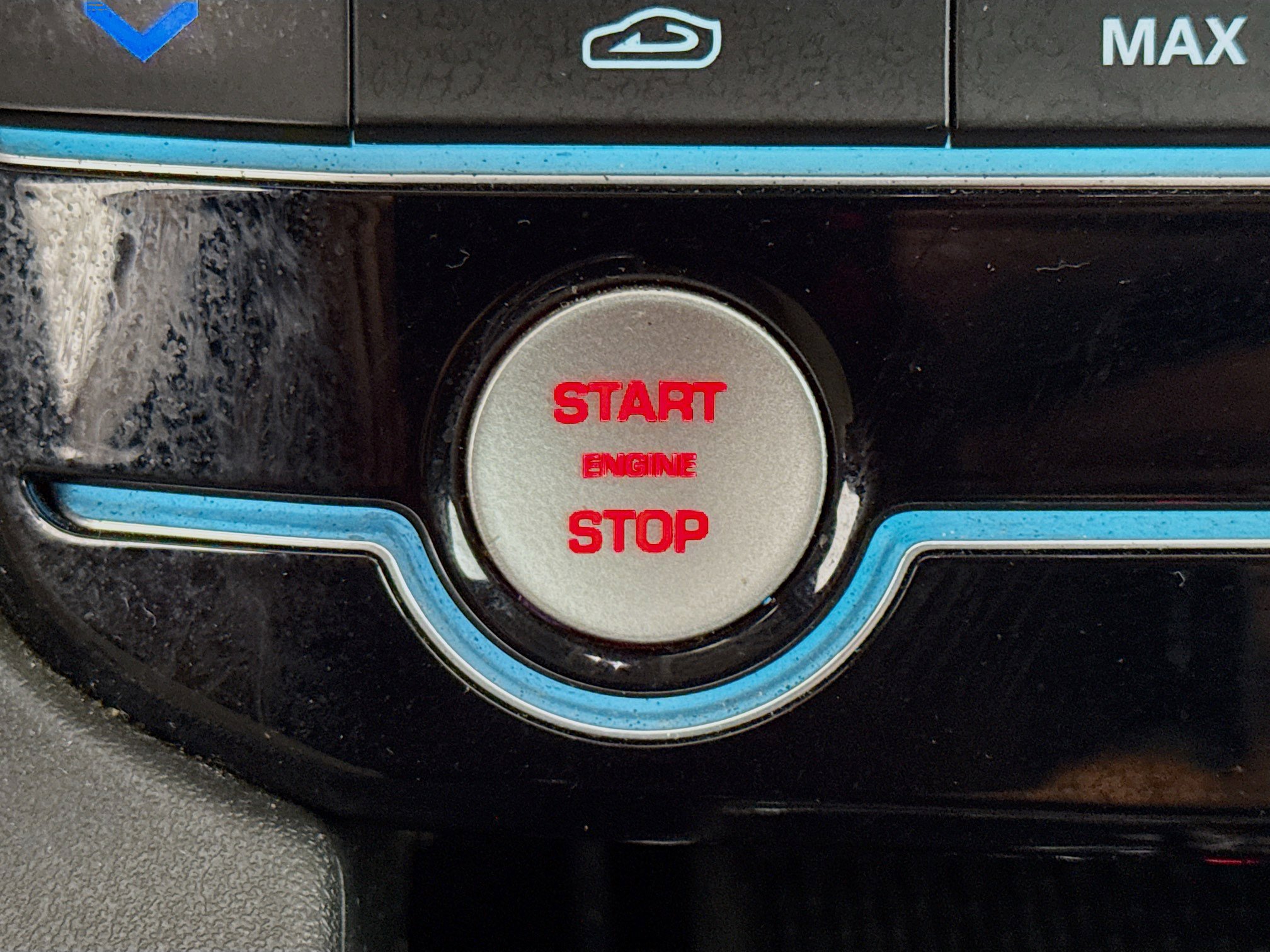 Used 2020 Jaguar F-PACE Premium image 21