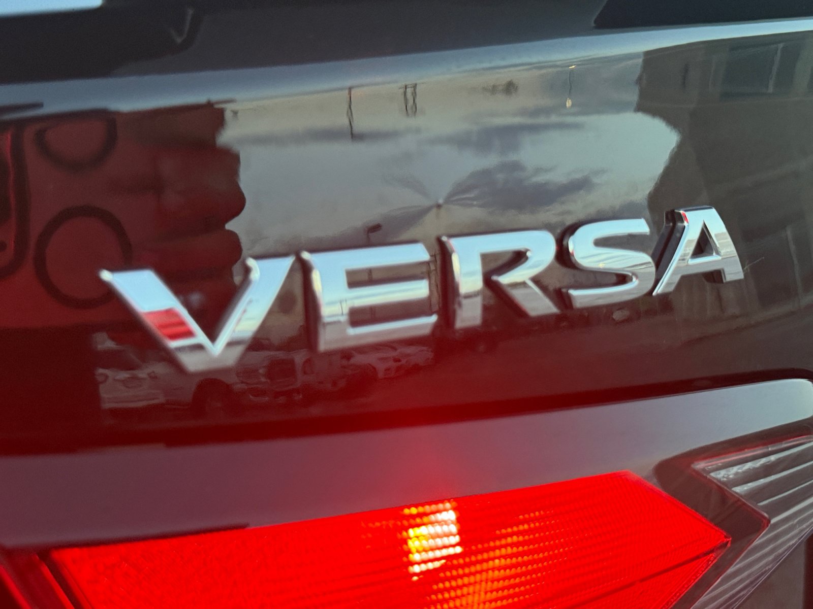 Used 2025 Nissan Versa S FWD image 28