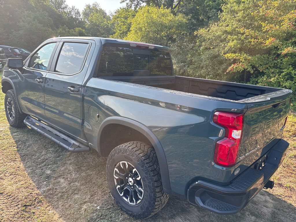 Used 2025 Chevrolet Silverado 1500 ZR2 w/ Technology Package AWD/4WD image 8