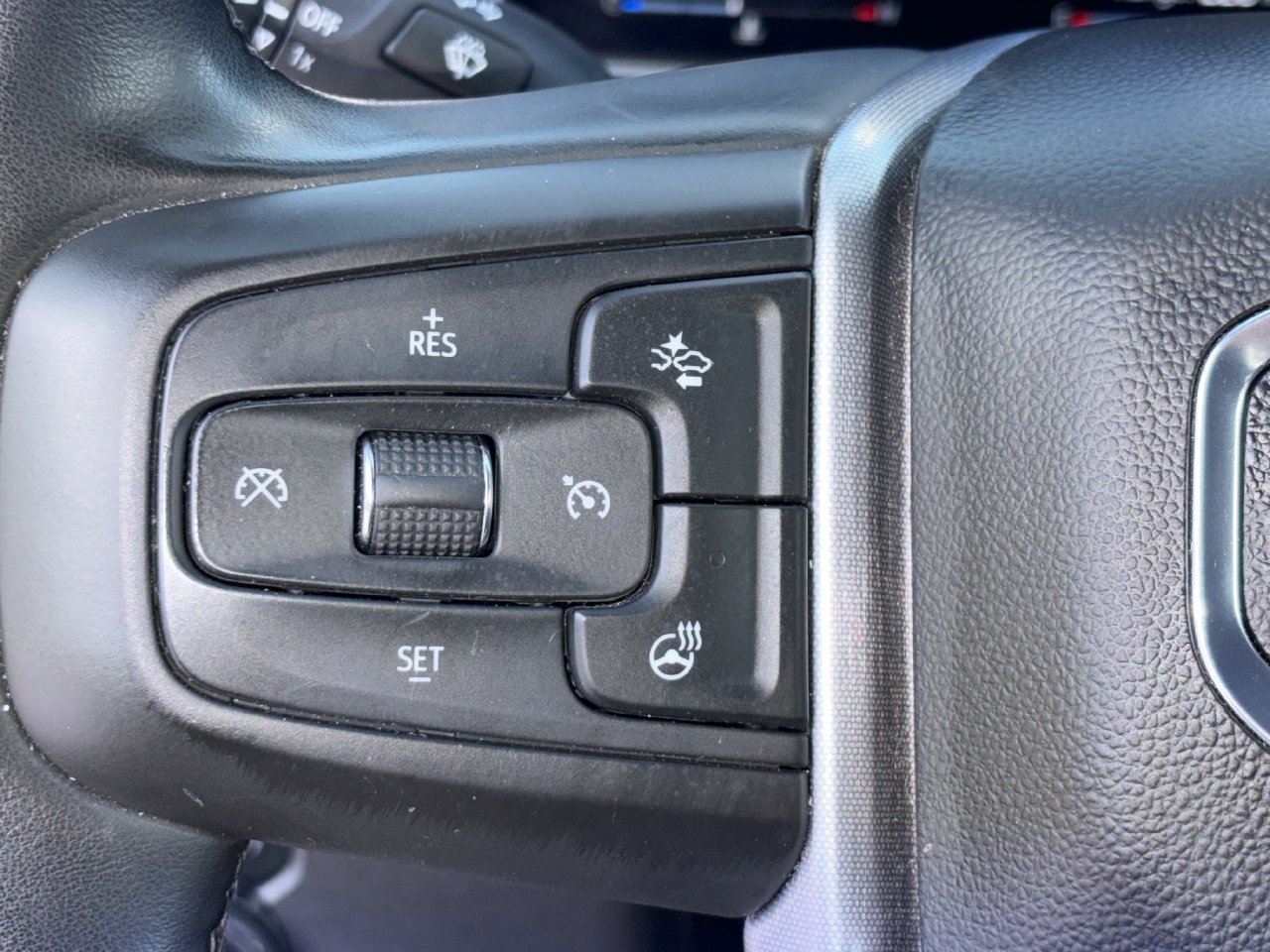Used 2025 GMC Sierra 1500 SLT RWD image 8