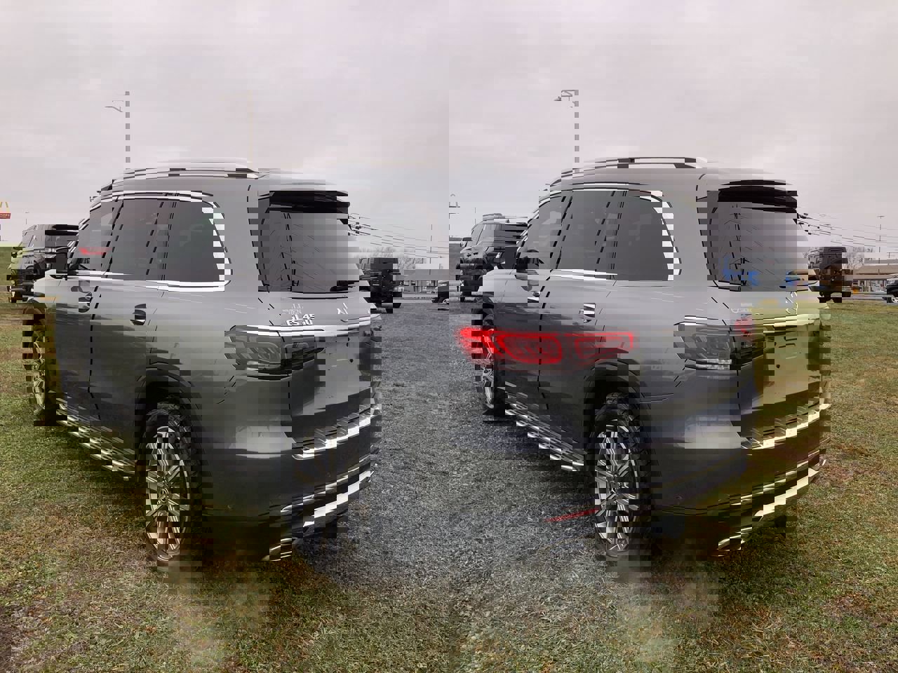 Used 2021 Mercedes-Benz GLS 450 4MATIC image 4