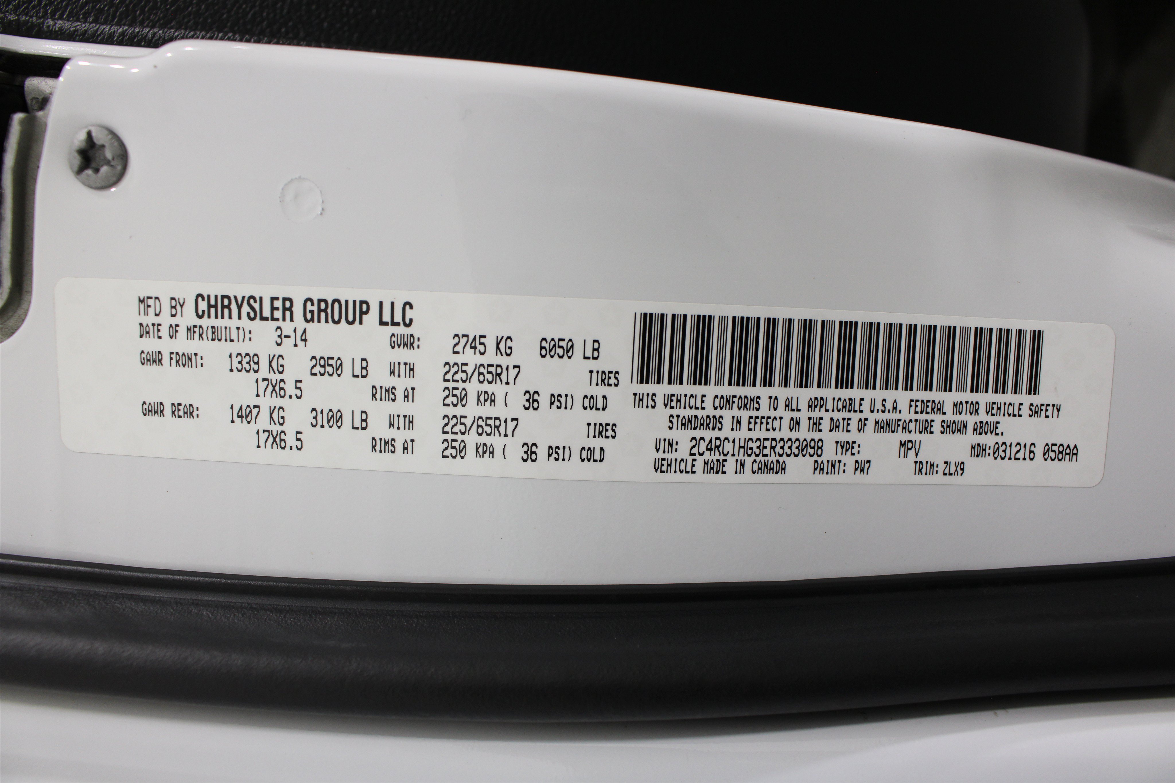 Used 2014 Chrysler Town & Country S FWD image 37