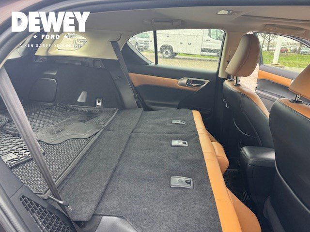 Used 2016 Lexus CT 200h w/ Navigation Package image 32