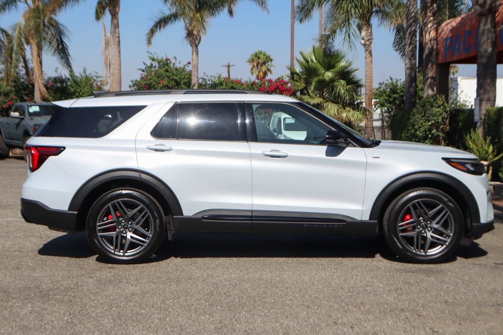 Used 2026 Ford Explorer ST-Line w/ ST-Line Street Pack AWD/4WD image 12