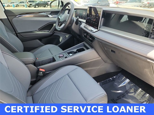 New 2025 Volkswagen Tiguan SE image 16