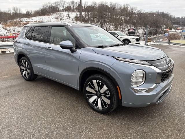 Used 2025 Mitsubishi Outlander SEL image 7