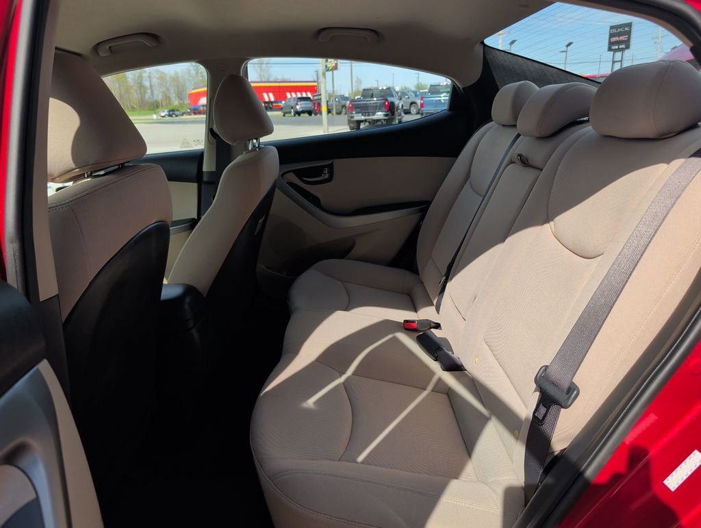 Used 2016 Hyundai Elantra SE FWD image 18