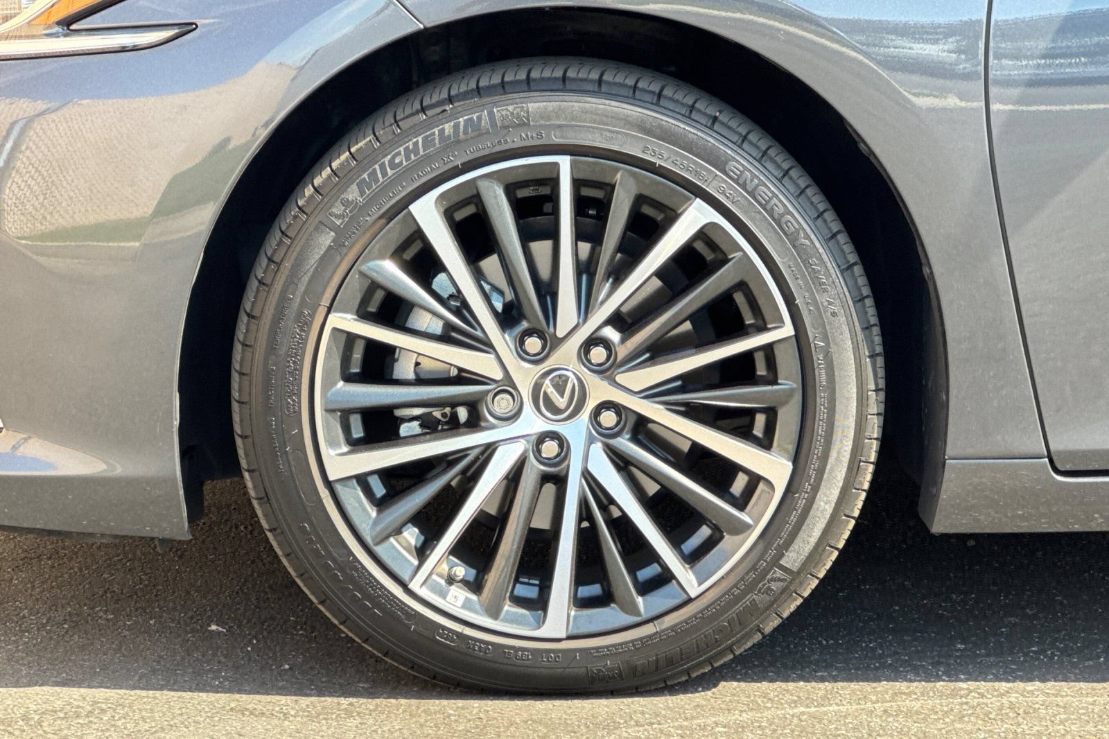 Certified 2025 Lexus ES 300h w/ Premium Package FWD image 29