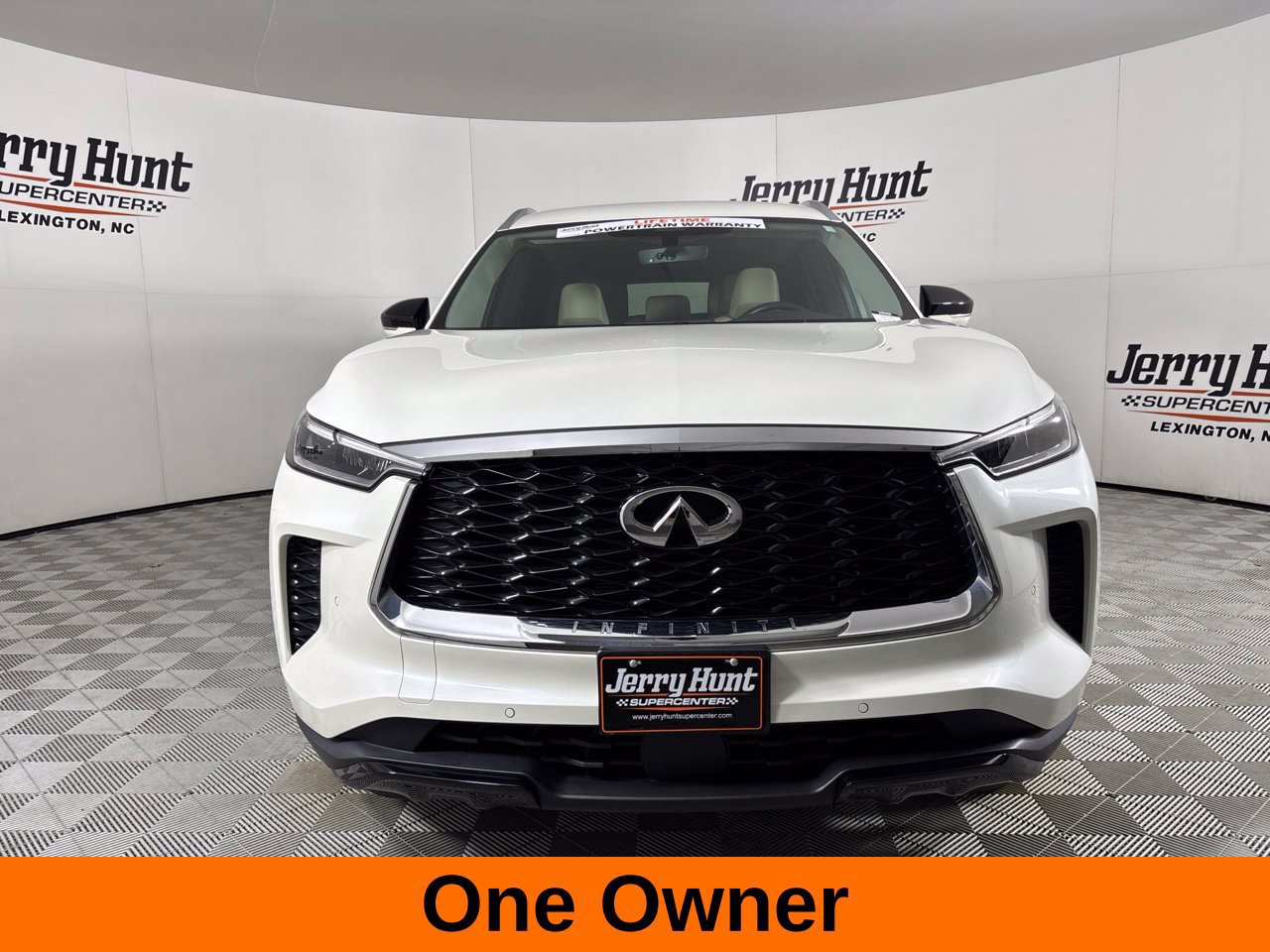 Used 2023 INFINITI QX60 Luxe w/ Cargo Package AWD/4WD image 3