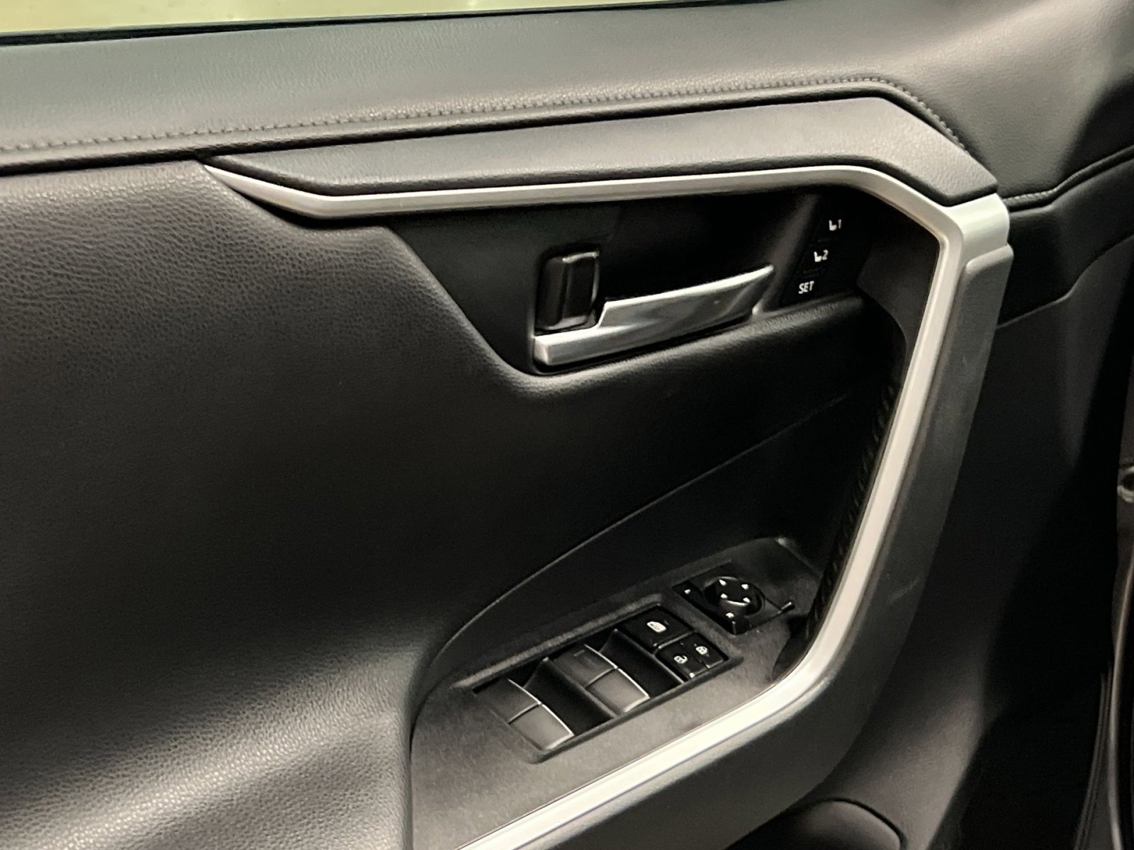 Used 2019 Toyota RAV4 Limited w/ Cold Weather Package image 13