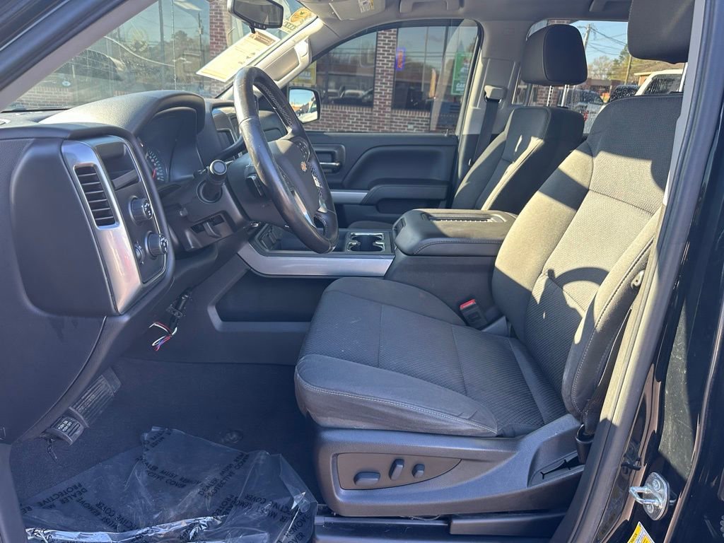 Used 2018 Chevrolet Silverado 1500 LT w/ LPO, Black Pack AWD/4WD image 17