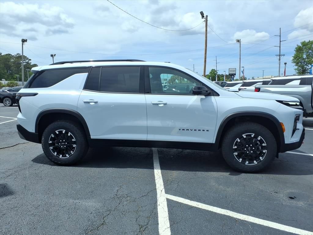 New 2026 Chevrolet Traverse Z71 w/ Enhanced Driving Package AWD/4WD image 2