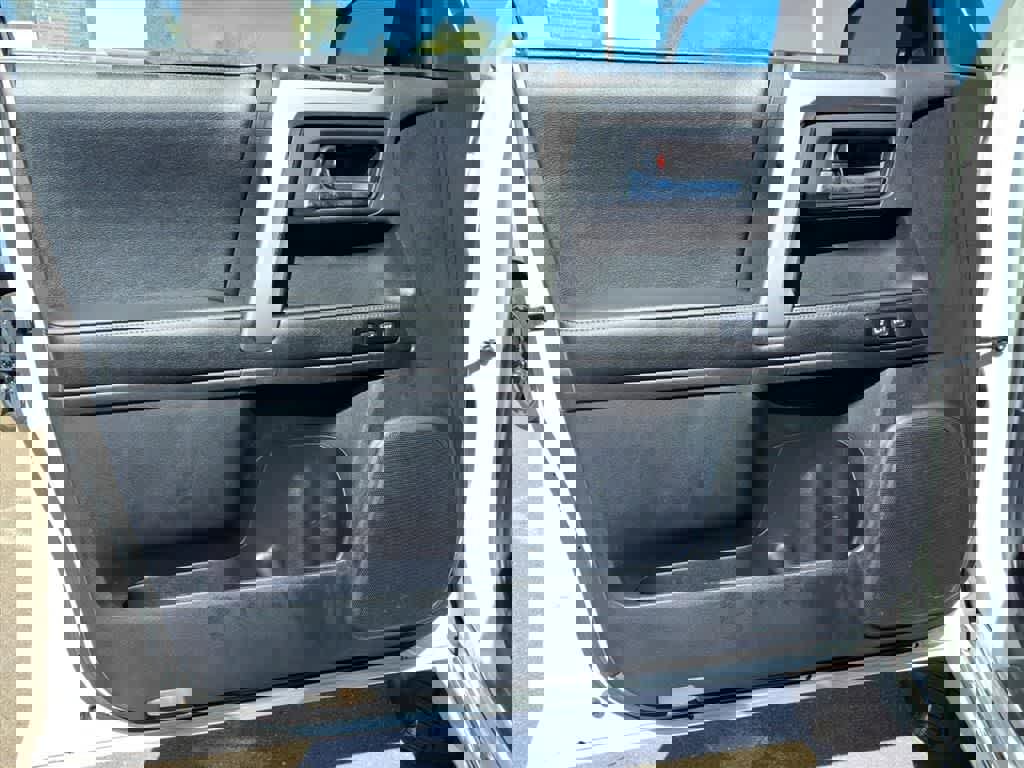 Used 2014 Toyota 4Runner Limited image 13