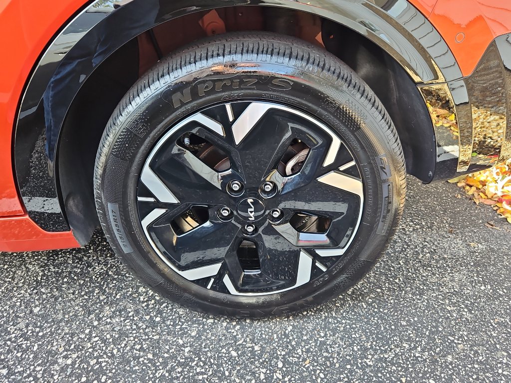 Used 2023 Kia Niro Wave w/ Wave Preserve Package image 28