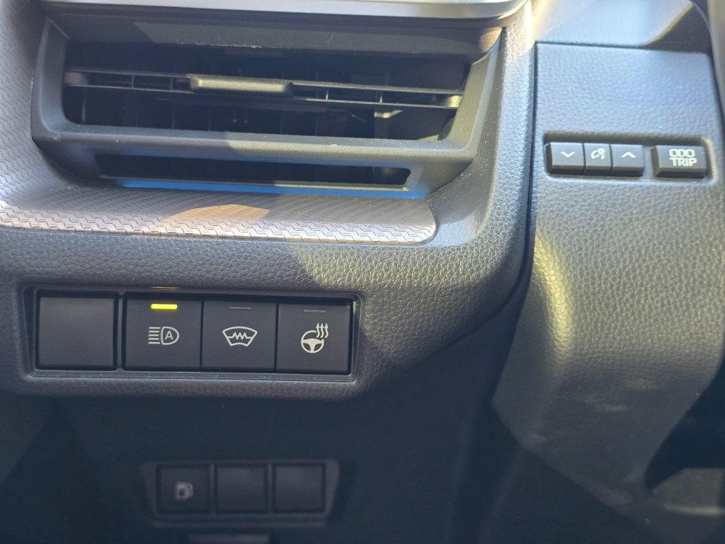 Used 2024 Toyota Prius XLE AWD/4WD image 18