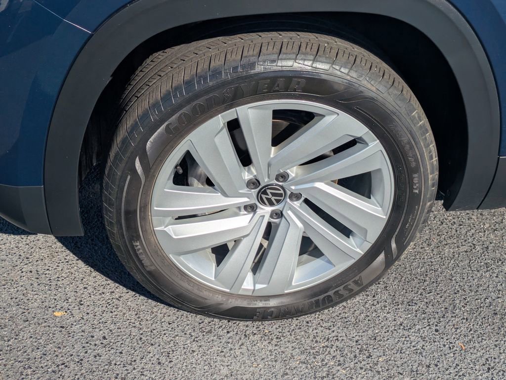 Certified 2022 Volkswagen Atlas Cross Sport SE image 12