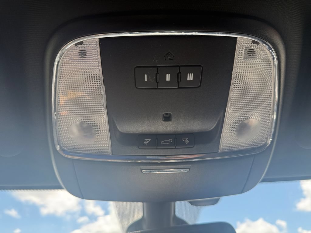 Used 2019 Jeep Grand Cherokee Altitude RWD image 25