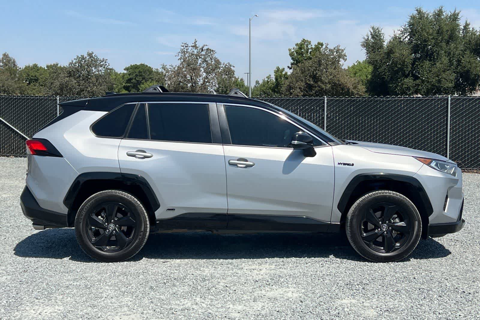 Used 2019 Toyota RAV4 XSE w/ XSE Weather Package AWD/4WD image 9