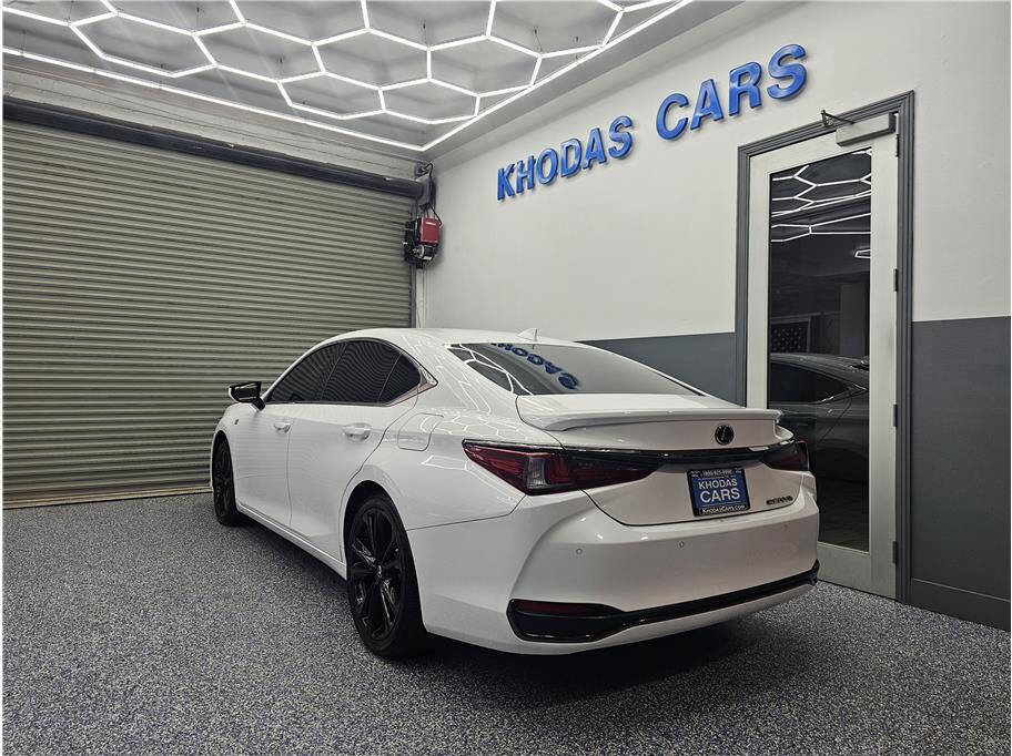 Used 2023 Lexus ES 300h F Sport w/ Accessory Package (Z2) FWD image 3