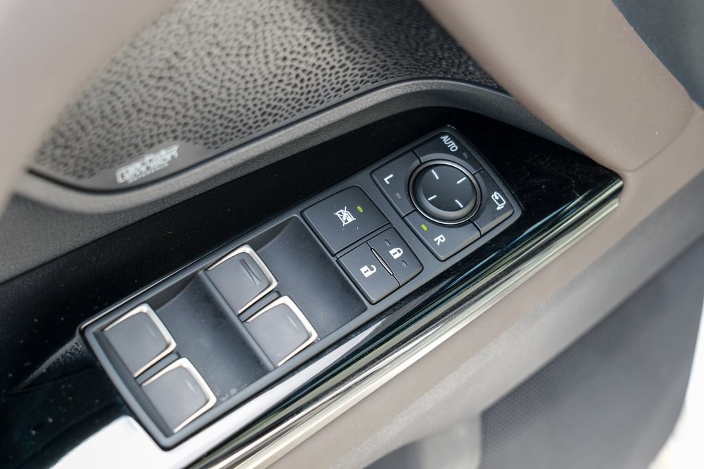 Used 2024 Lexus LX 600 4WD w/ Appearance Package image 19