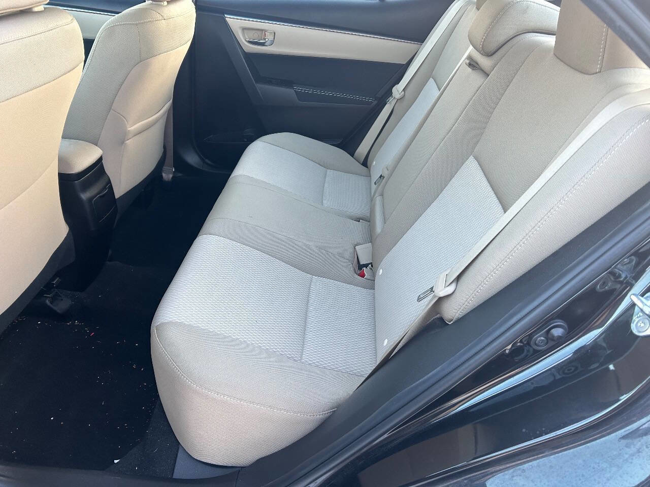 Used 2016 Toyota Corolla LE 4dr Sedan image 8