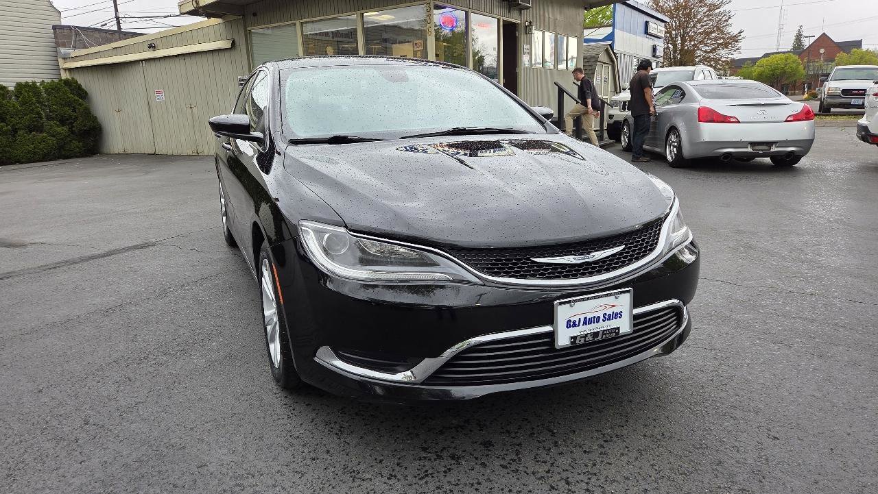 Used 2015 Chrysler 200 Limited w/ Convenience Group FWD image 4