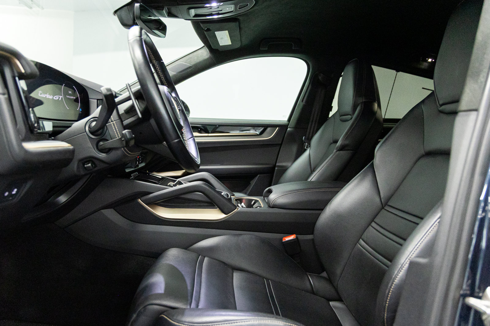 Used 2024 Porsche Cayenne Turbo GT AWD/4WD image 30