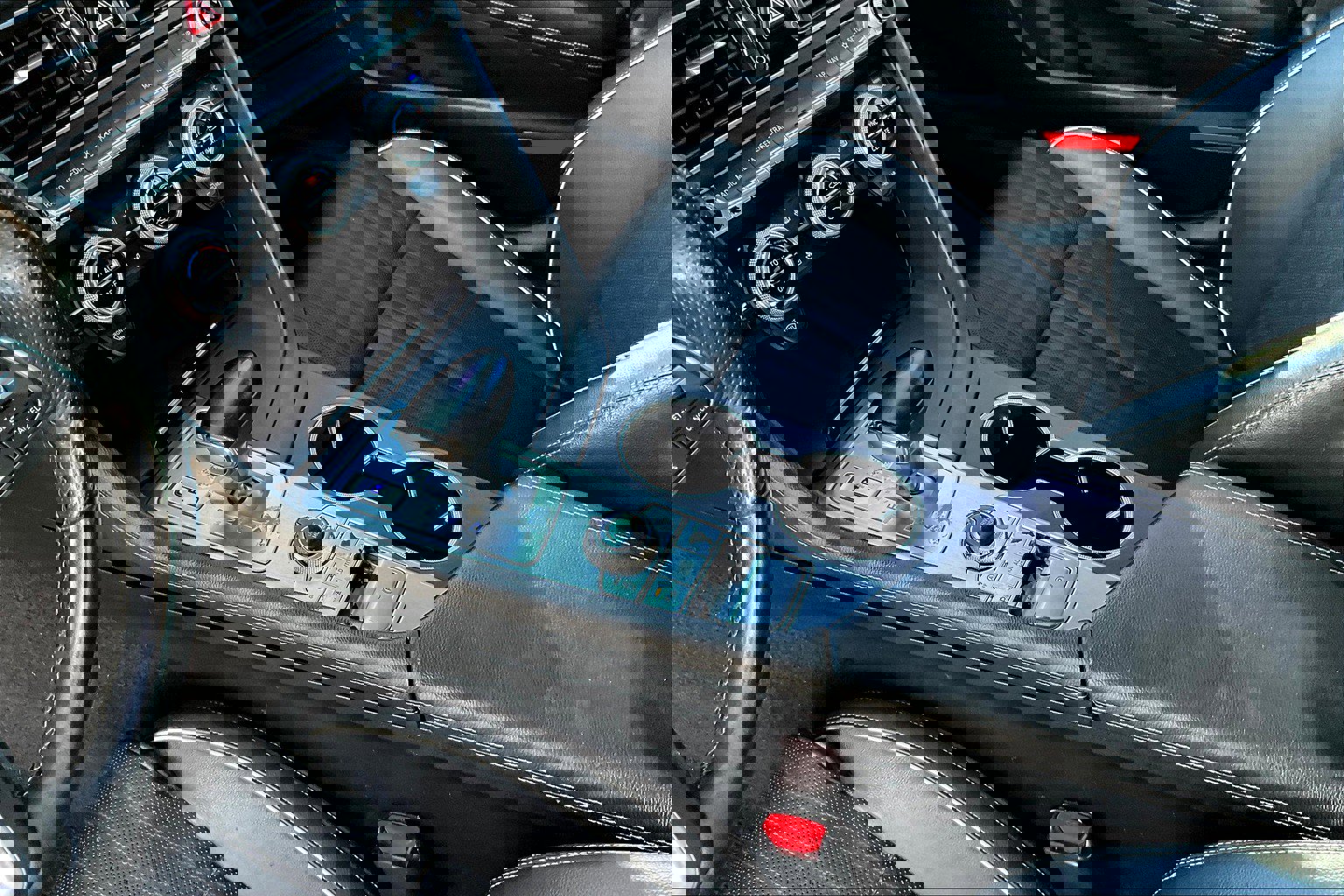 Used 2019 Genesis G70 2.0T Advanced w/ Elite Package image 13