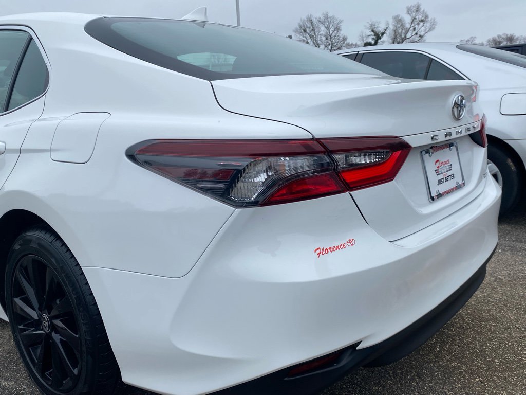 Used 2023 Toyota Camry LE image 9