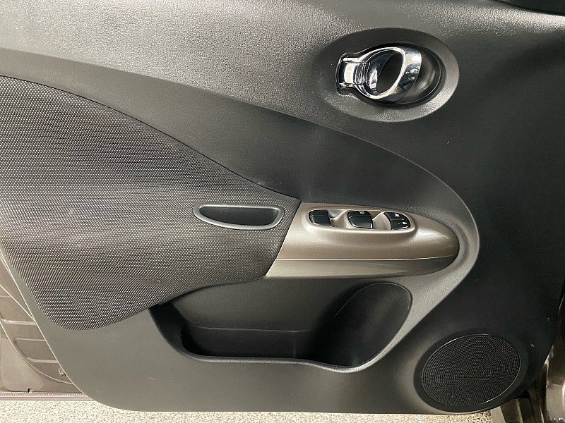 Used 2013 Nissan Juke S image 9
