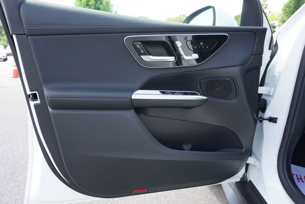 Certified 2025 Mercedes-Benz GLC 300 4MATIC image 73