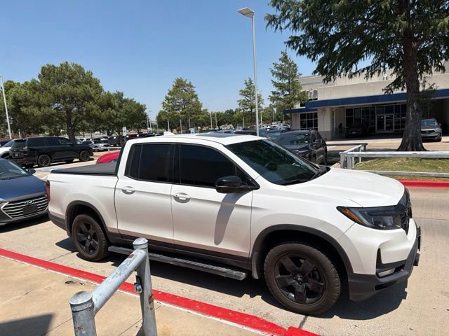 Used 2025 Honda Ridgeline Black Edition image 4