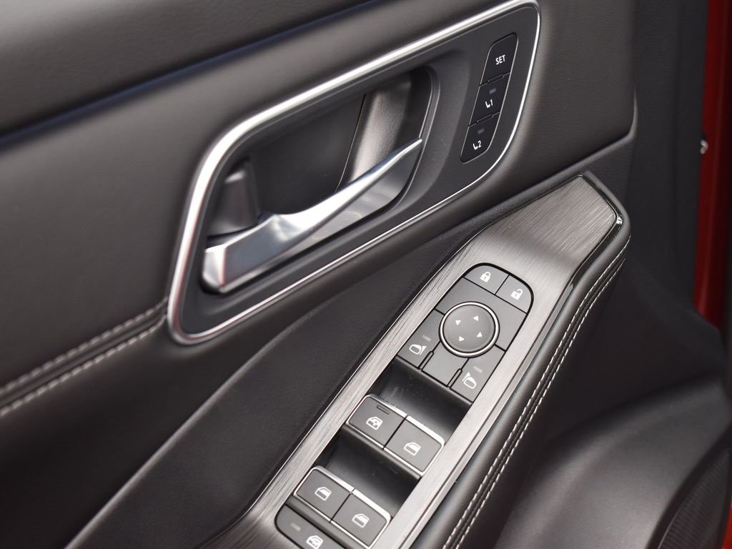 New 2026 Nissan Rogue Platinum image 16