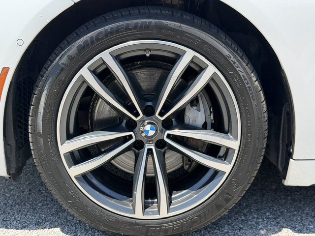 Used 2021 BMW 740i xDrive w/ M Sport Package AWD/4WD image 9