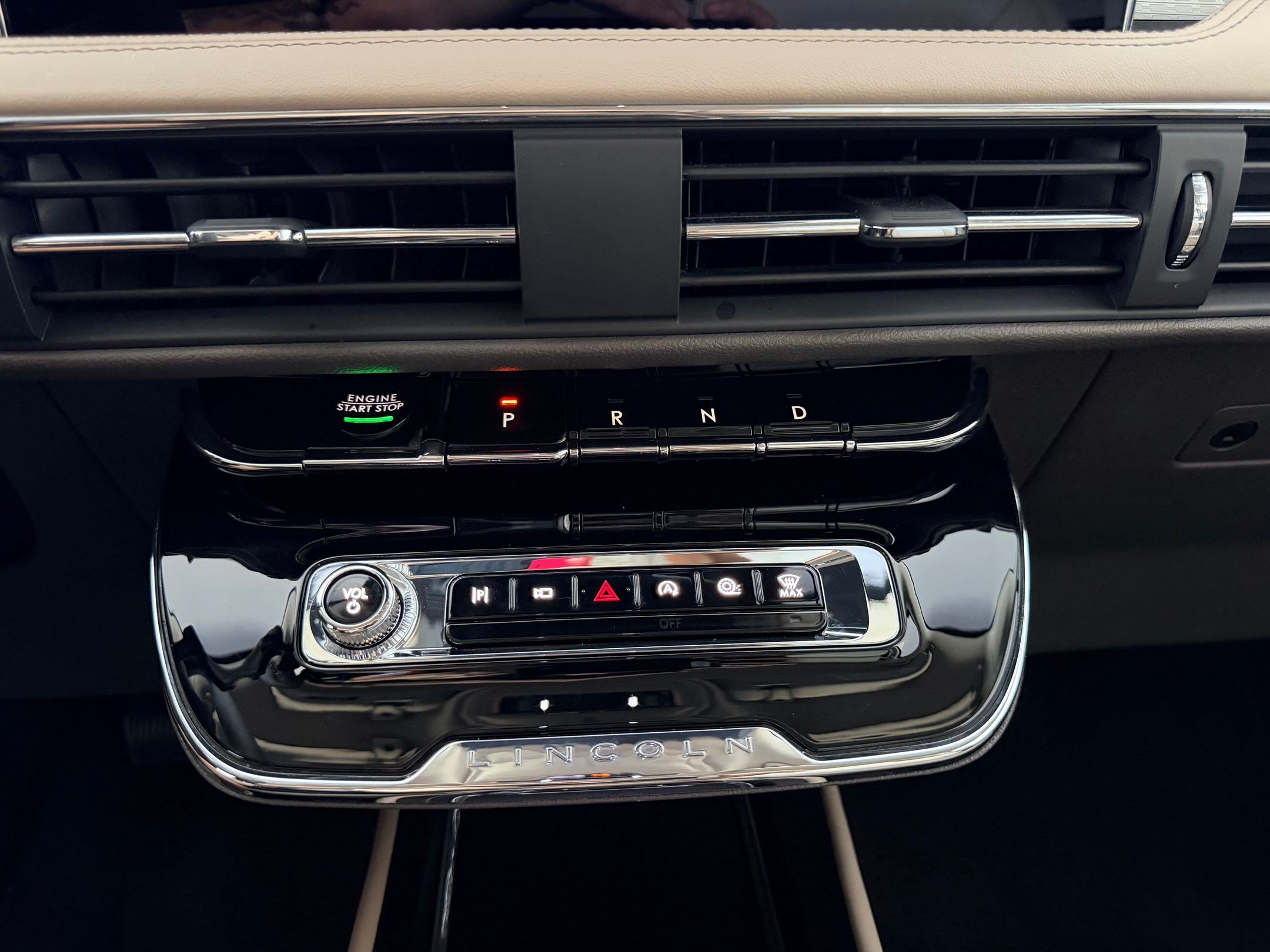 Used 2023 Lincoln Corsair FWD image 25