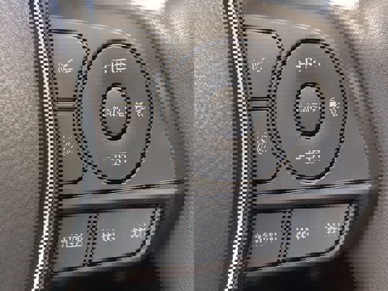 Used 2020 Toyota RAV4 XLE Premium image 26