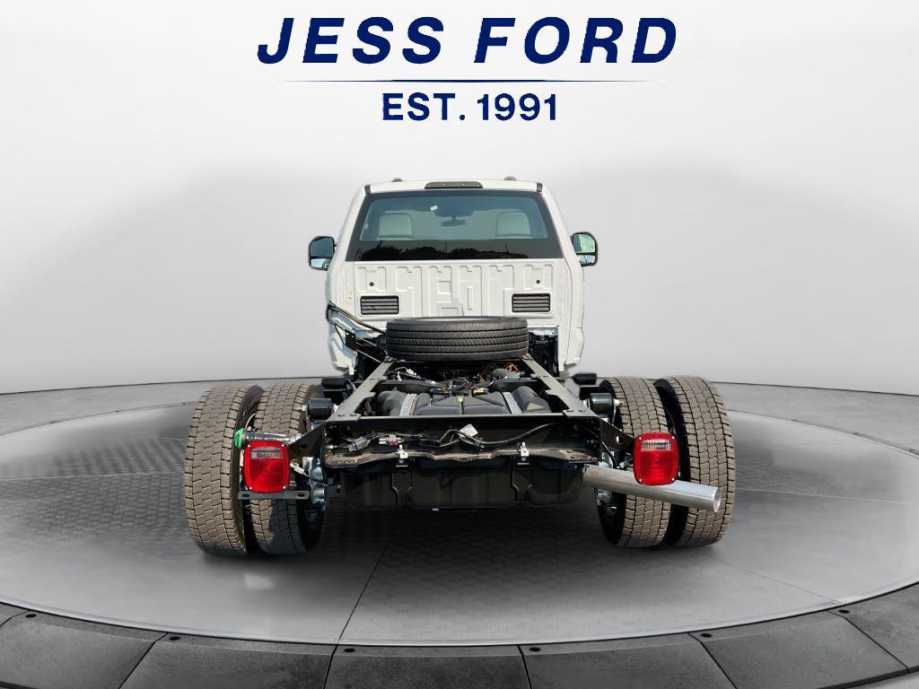 New 2026 Ford F550 4x4 Regular Cab Super Duty image 4