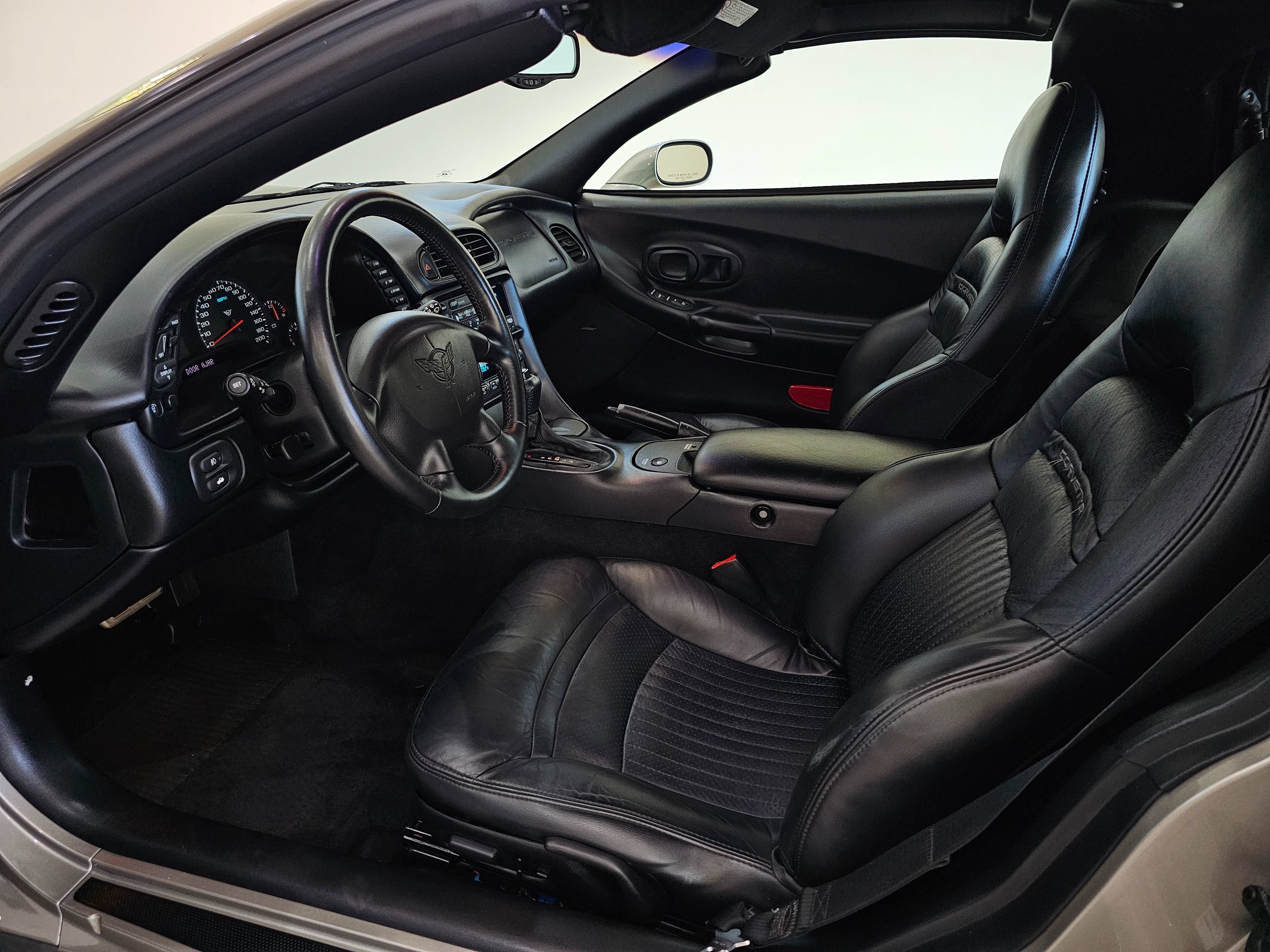 Used 2002 Chevrolet Corvette Coupe w/ Preferred Equipment Group2 RWD image 19