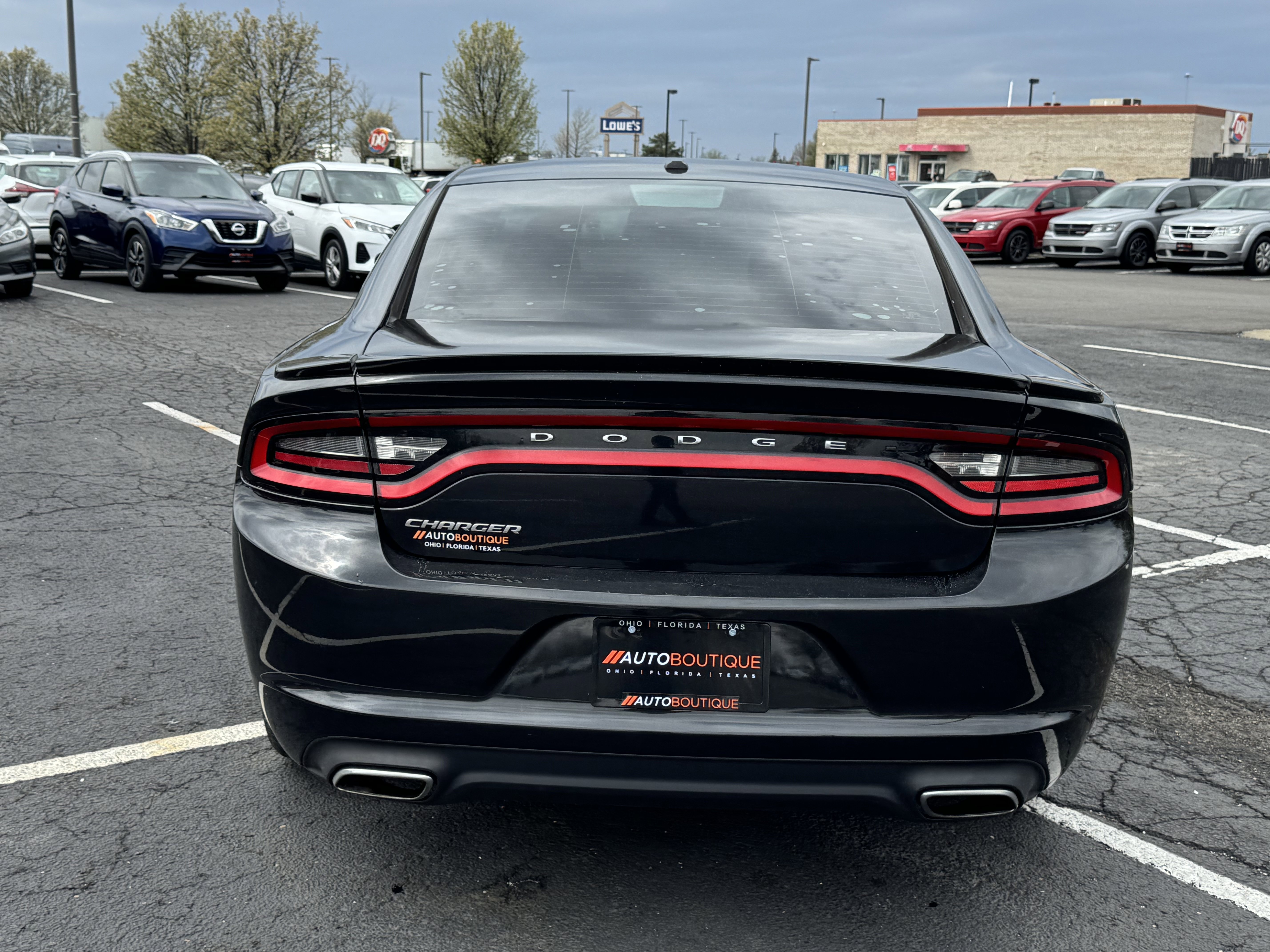 Used 2015 Dodge Charger SE w/ Sport Appearance Group image 11