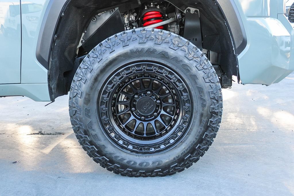 Used 2025 Toyota Tundra Limited w/ TRD Off-Road Package AWD/4WD image 11