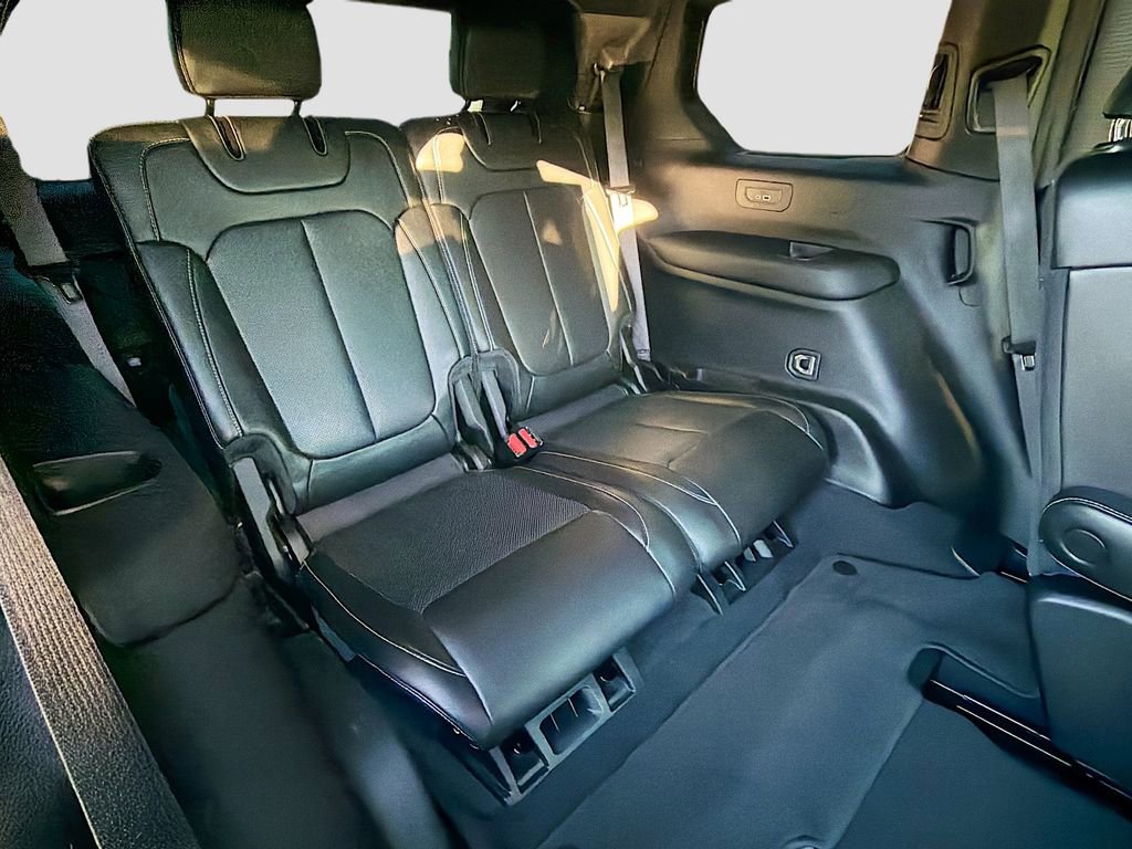 Used 2024 Jeep Grand Cherokee L Limited w/ Luxury Tech Group II image 22