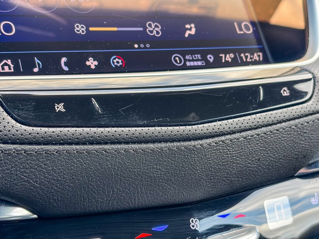 Certified 2025 Cadillac XT6 Luxury FWD image 23