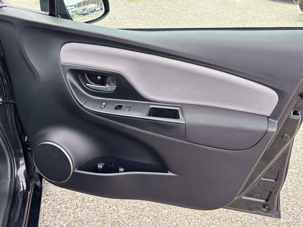 Used 2015 Toyota Yaris LE image 31