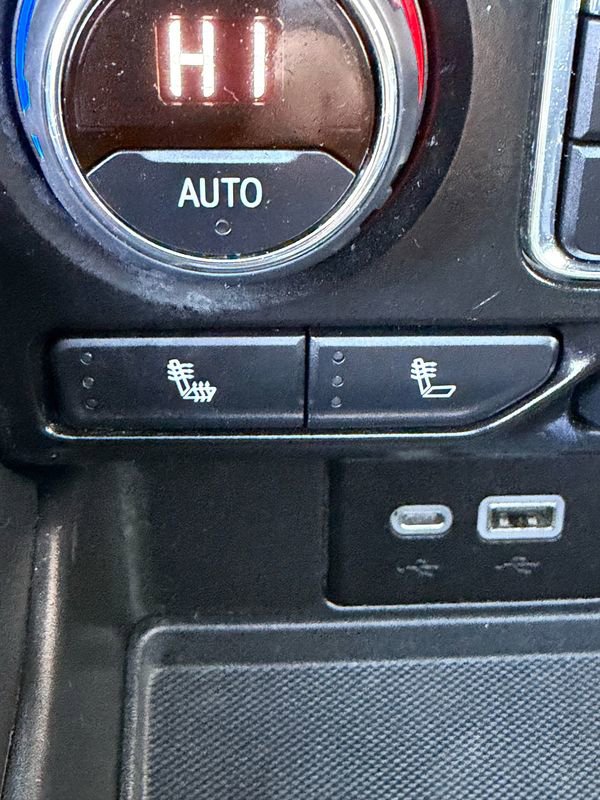 Used 2021 Chevrolet Tahoe LT w/ LT Signature Package image 18